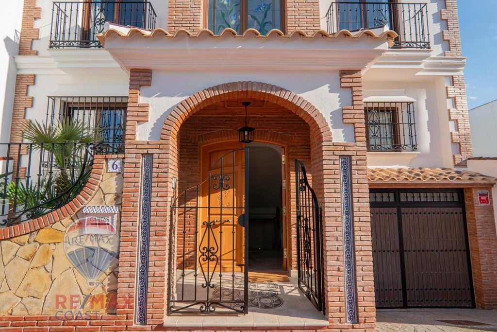 Luxury House for sale in Cártama, 489 000 €, Photo 2