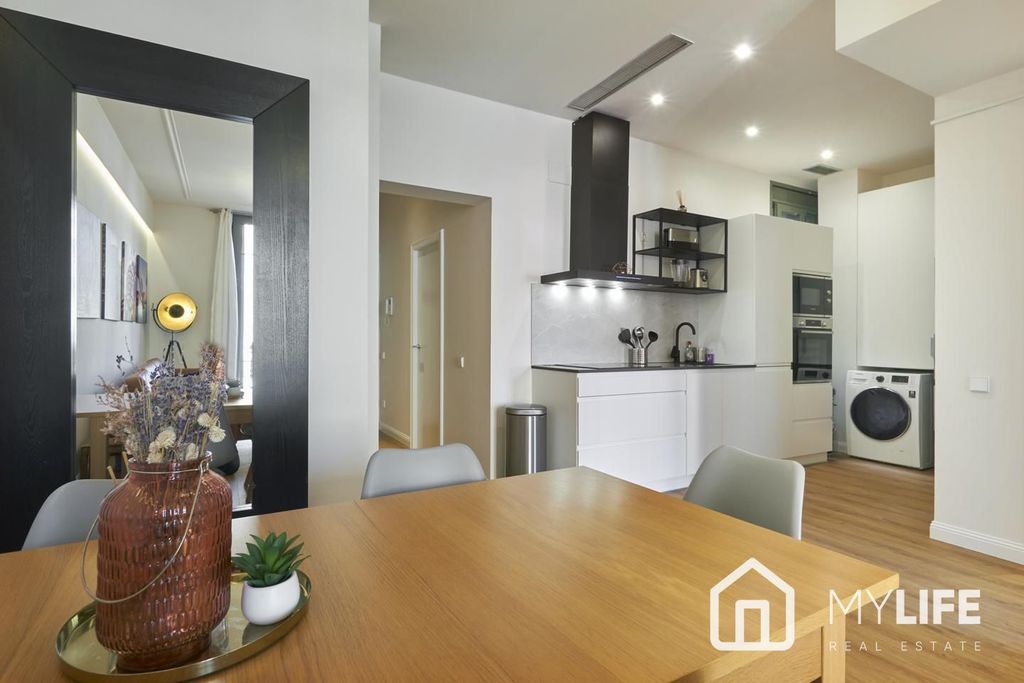 Luxury Apartment for sale in Barcelona, 895 000 €, Photo 7