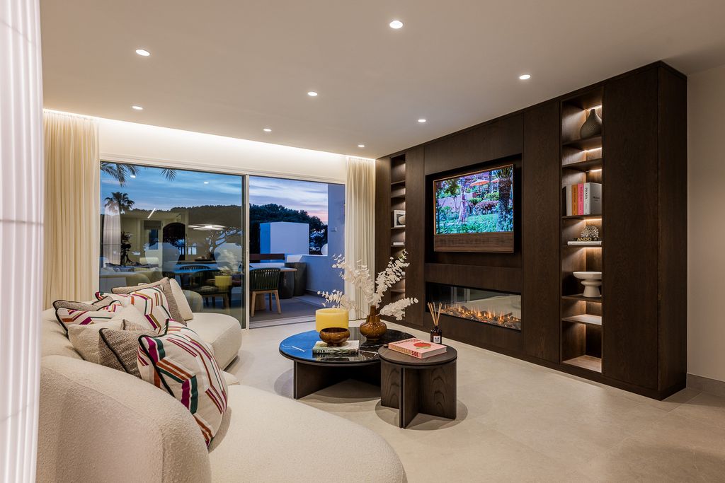 Luxury Apartment for sale in Marbella Del Este, 2 450 000 €, Photo 3
