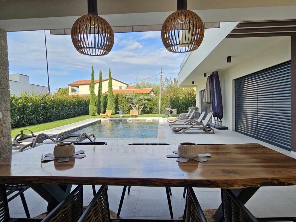 Maison de luxe à vendre à Porec, 1 650 000 €, Photo 2
