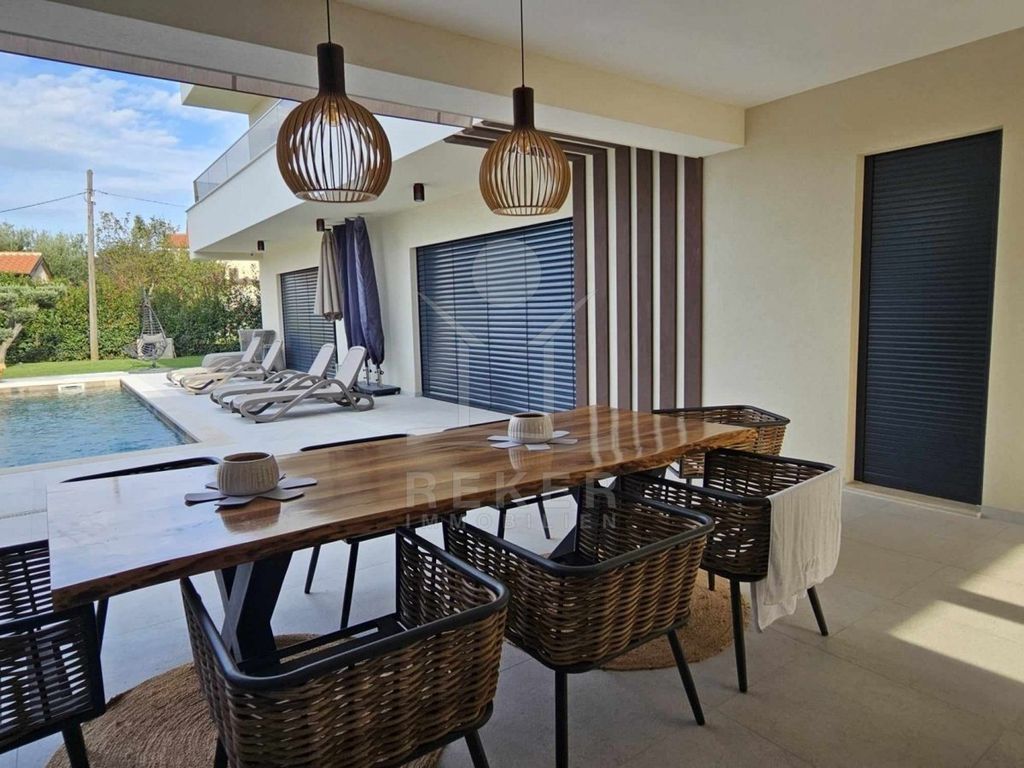 Maison de luxe à vendre à Porec, 1 650 000 €, Photo 4