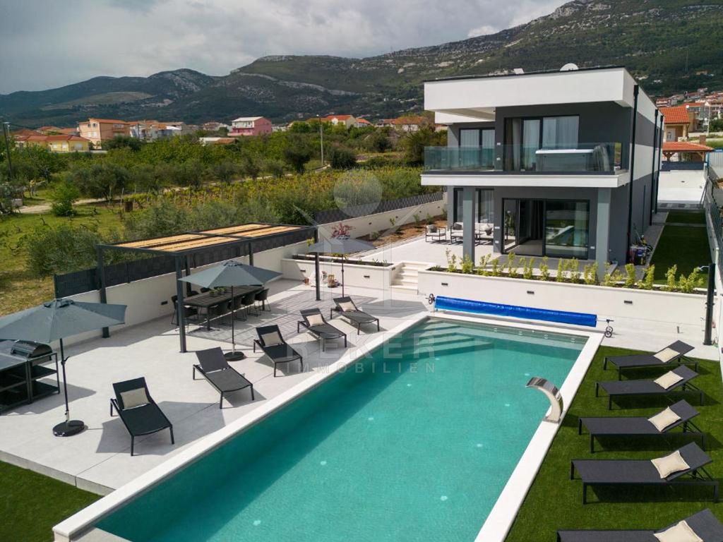Maison de luxe à vendre à Kaštel Štafilic, 0 €, Photo 1