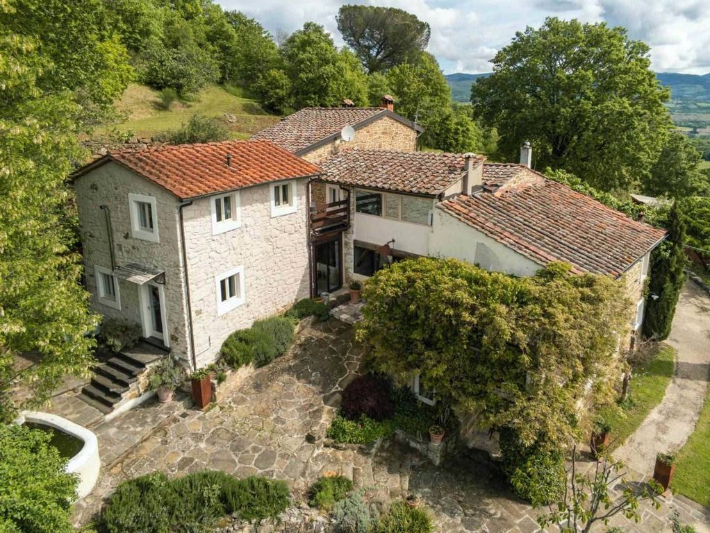 Luxury House for sale in Poppi, 1 350 000 €, Photo 1