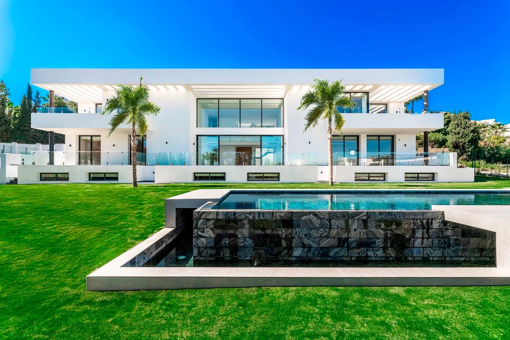 Luxury House for sale in Marbella, 4 000 000 €, Photo 1