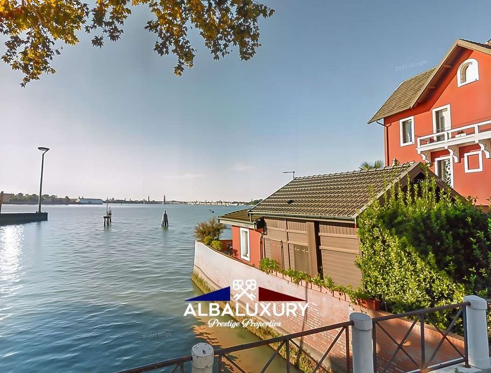 Maison de luxe à vendre à Venice, 730 000 €, Photo 1