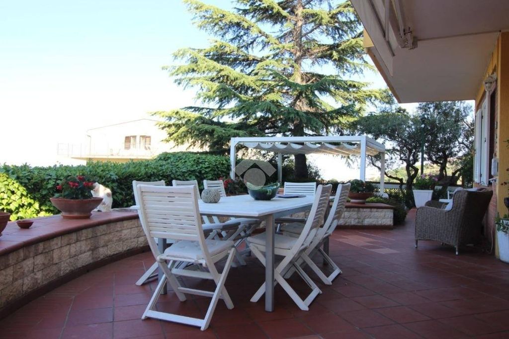 Luxury House for sale in Pescara, 690 000 €, Photo 5