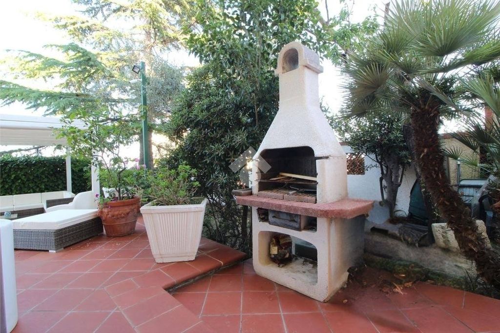 Luxury House for sale in Pescara, 690 000 €, Photo 7