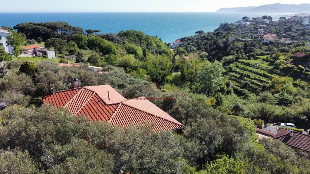 Luxury House for sale in Celle Ligure, 650 000 €, Photo 4