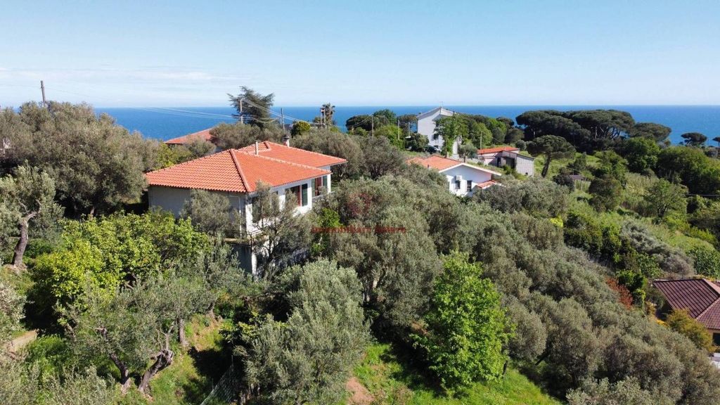 Luxury House for sale in Celle Ligure, 650 000 €, Photo 6