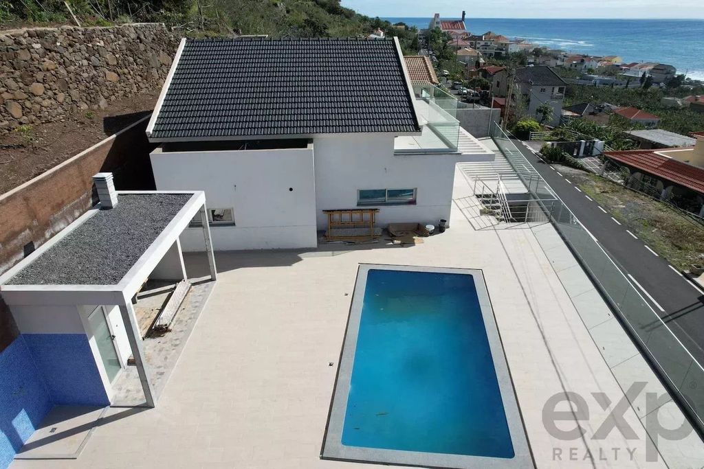 Luxury House for sale in Calheta, 1 150 000 €, Photo 2