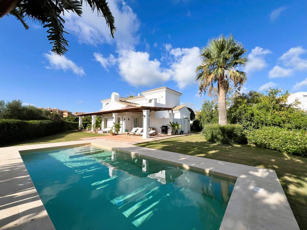 Maison de luxe à vendre à Sotogrande, 1 700 000 €, Photo 1