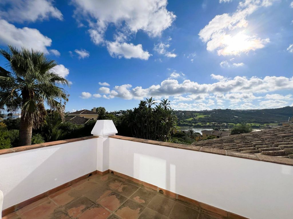 Maison de luxe à vendre à Sotogrande, 1 700 000 €, Photo 2