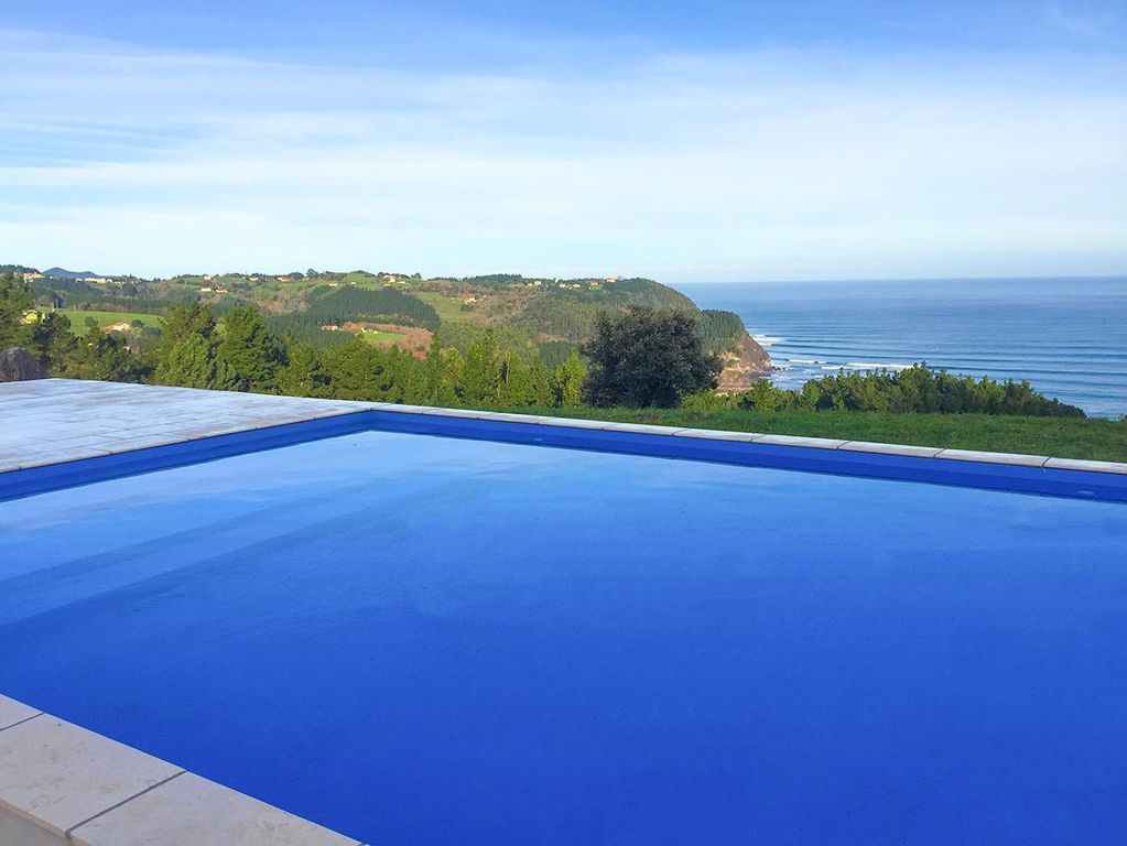 Luxury House for sale in Ispaster, 1 390 000 €, Photo 1