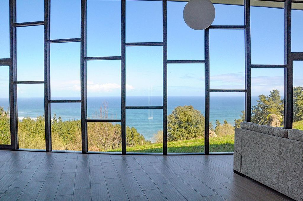 Luxury House for sale in Ispaster, 1 390 000 €, Photo 2