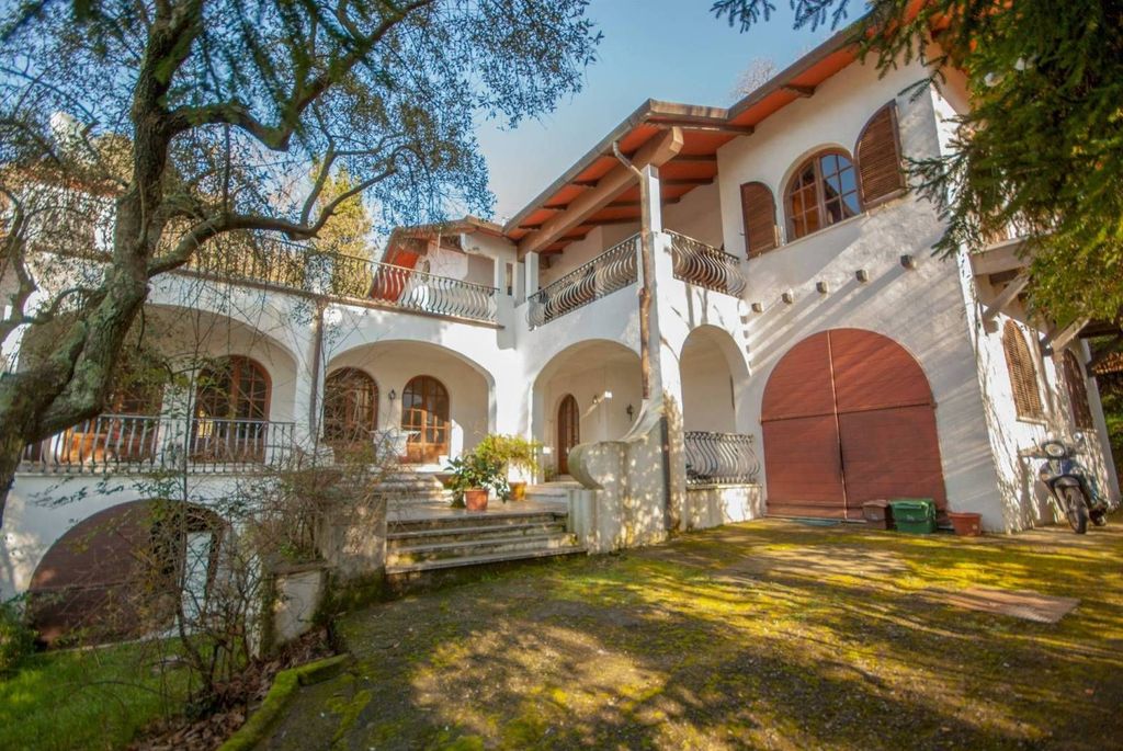 Luxury House for sale in Massa, 1 000 000 €, Photo 1