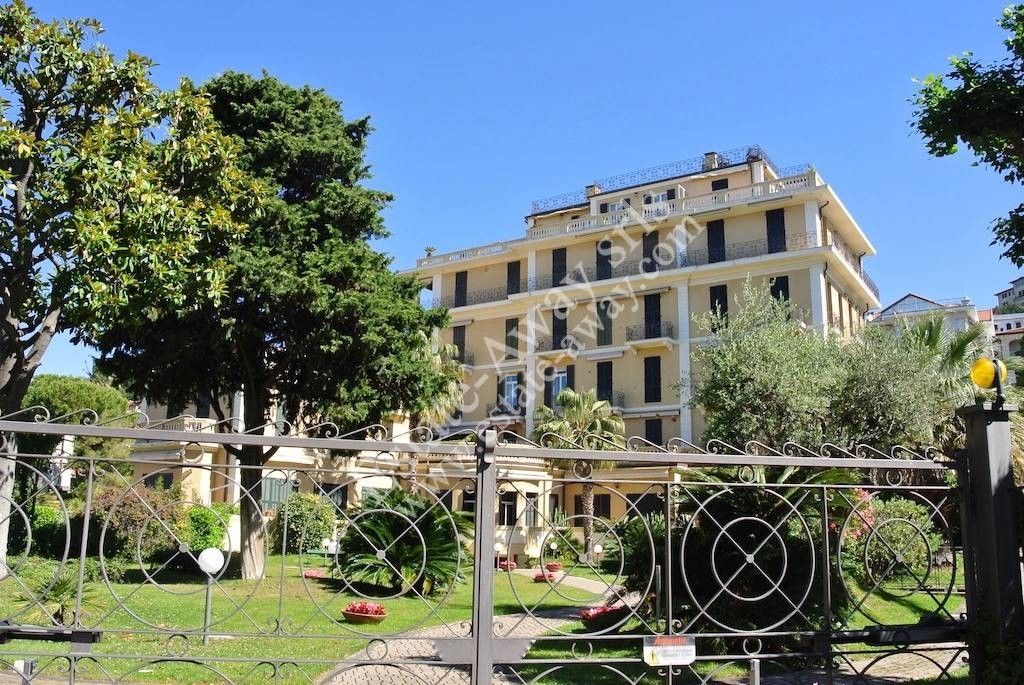 Appartement de luxe à vendre à Bordighera, 625 000 €, Photo 1