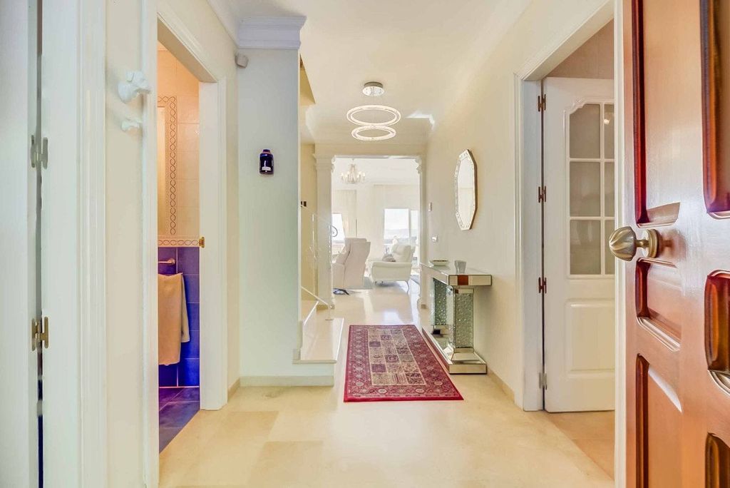 Maison de luxe à vendre à Marbella, 895 000 €, Photo 3