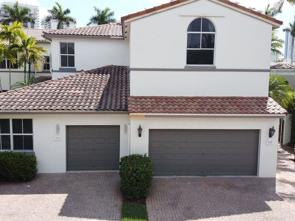 Luxury House for sale in Hollywood, 918 536 €, Photo 1