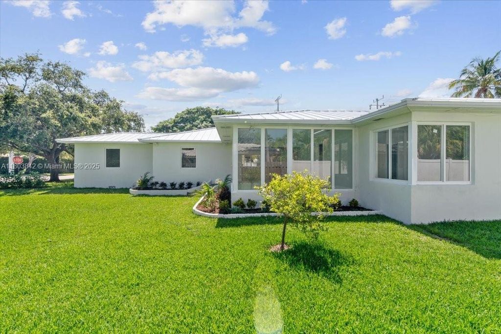 Luxury House for sale in Hollywood, 1 001 454 €, Photo 2