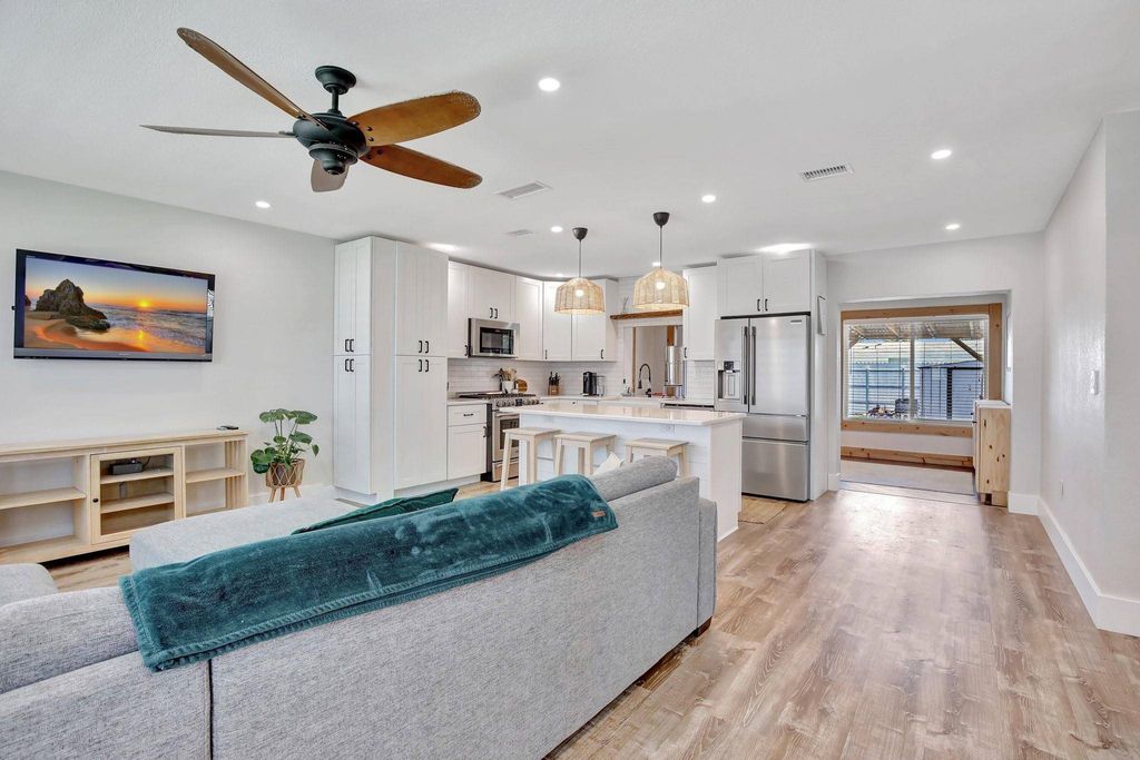 Luxury House for sale in Hollywood, 437 721 €, Photo 5