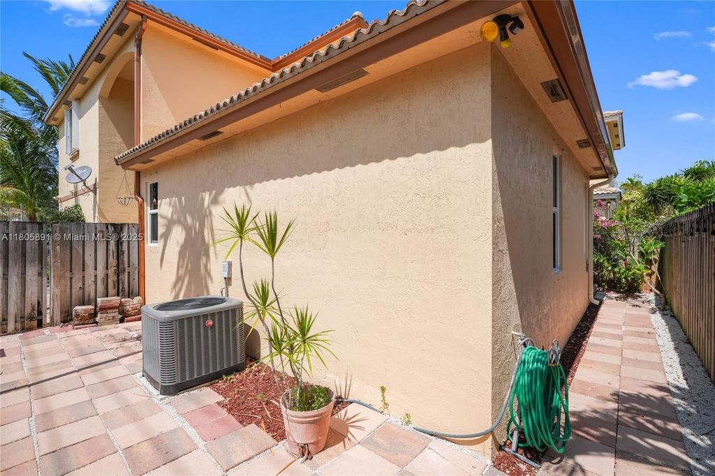 Luxury House for sale in Hollywood, 613 788 €, Photo 6