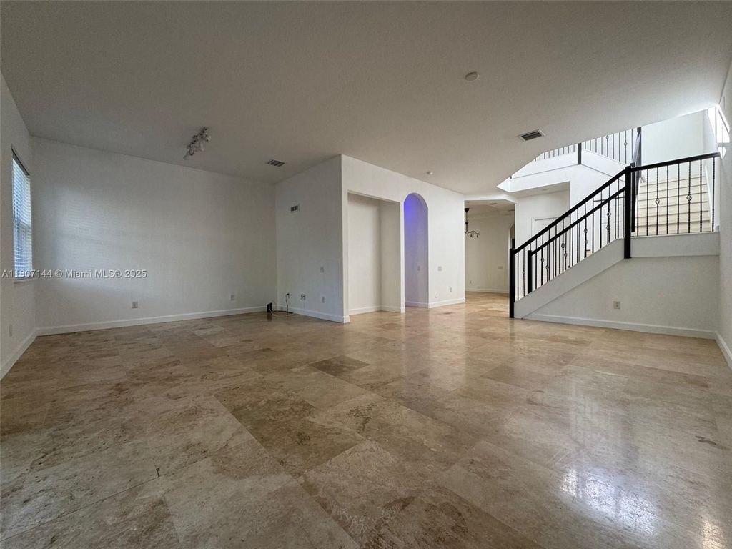 Luxury House for sale in Hollywood, 918 536 €, Photo 6