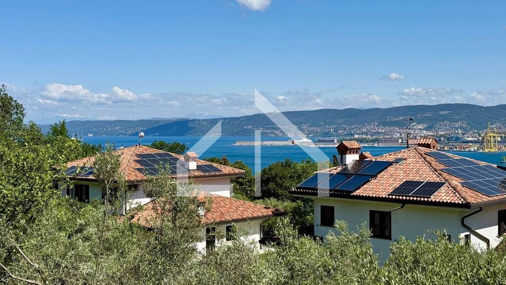 Luxury House for sale in Muggia, 450 000 €, Photo 1