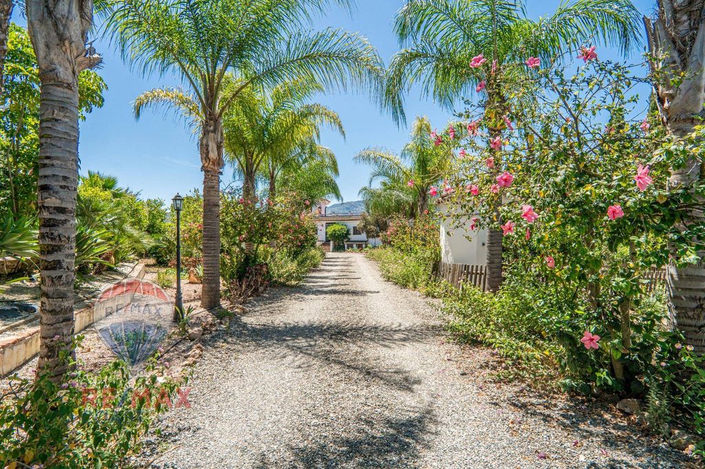 Luxury House for sale in Cártama, 895 000 €, Photo 3