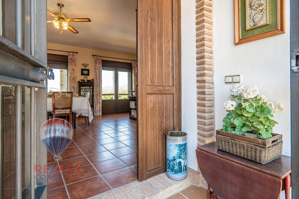 Luxury House for sale in Cártama, 895 000 €, Photo 2