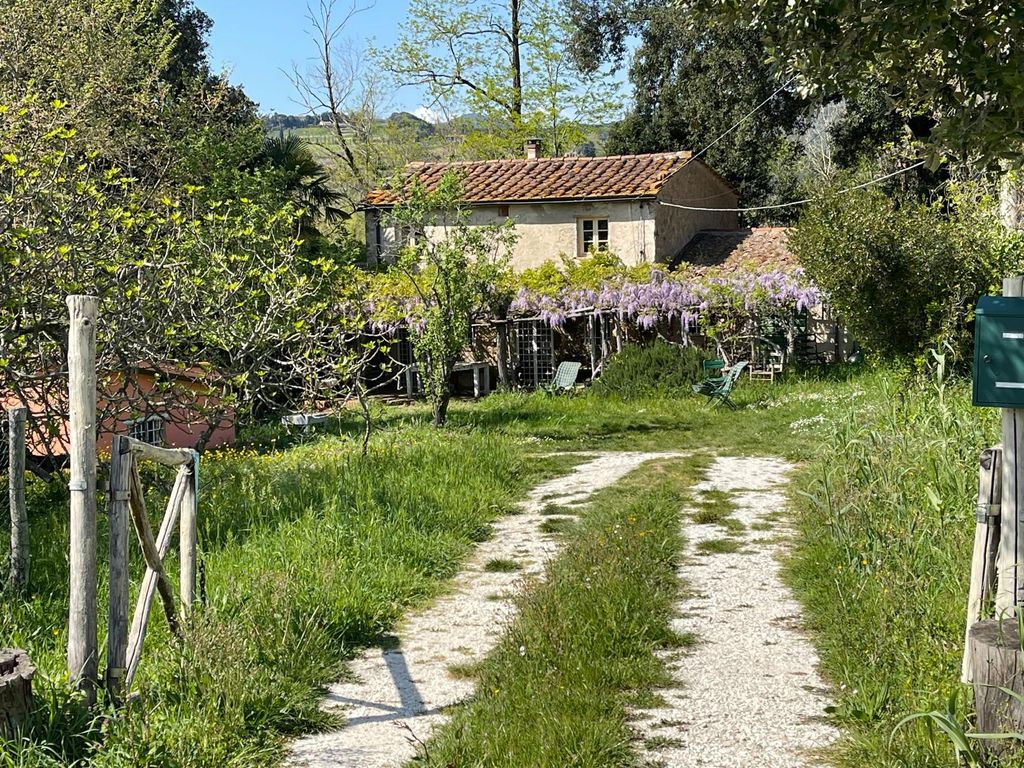 Luxury House for sale in Montescudaio, 395 000 €, Photo 1