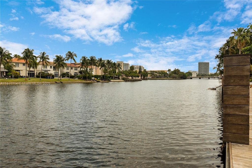 Luxury House for sale in Hollywood, 3 845 833 €, Photo 3