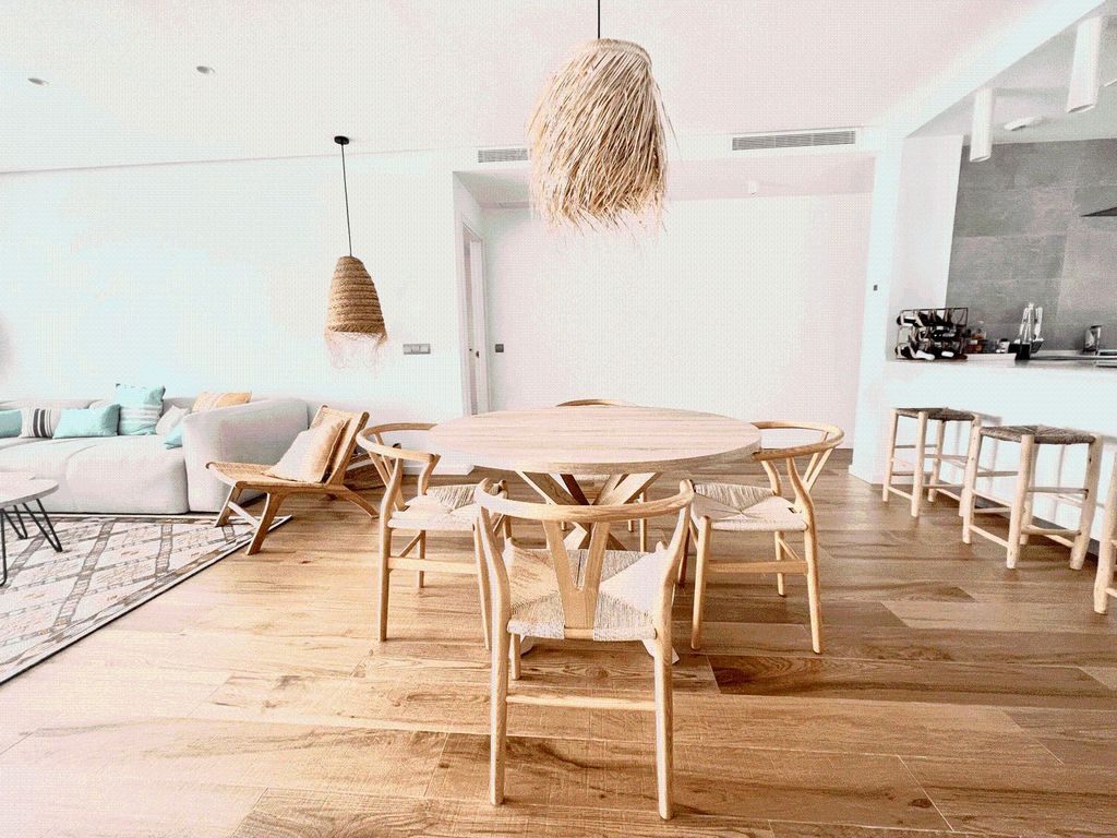 Luxury Apartment for sale in Alcaidesa, 640 000 €, Photo 2
