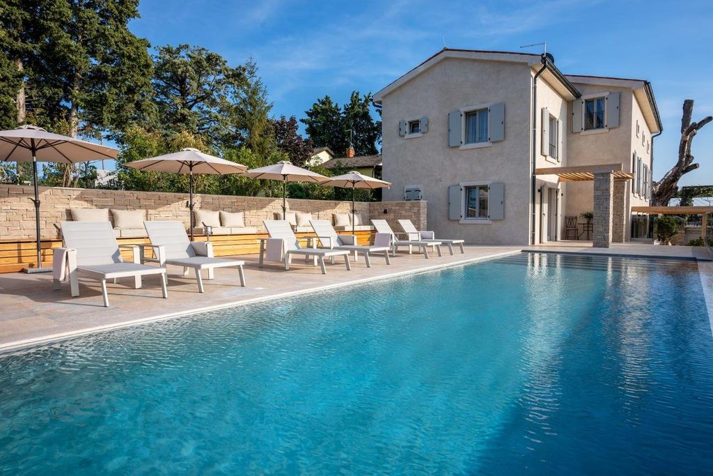 Maison de luxe à vendre à Buje, 0 €, Photo 1