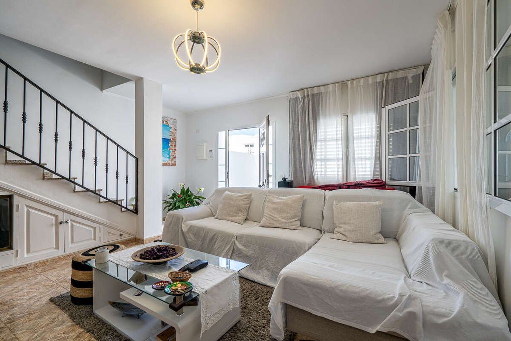 Luxury House for sale in Tías, 450 000 €, Photo 7