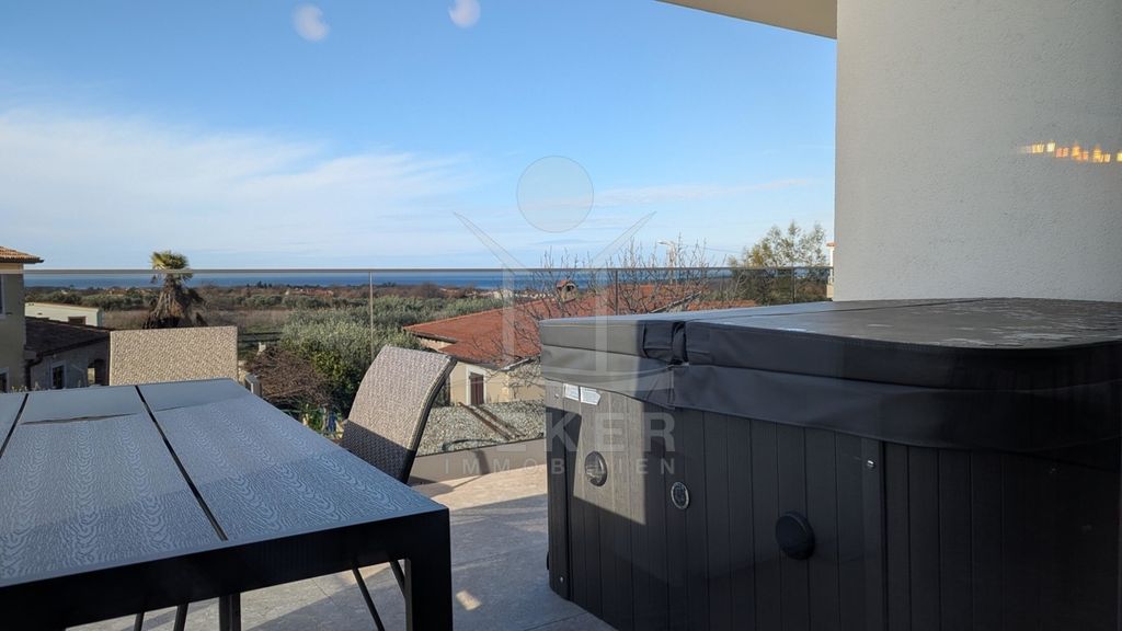 Luxury Apartment for sale in Porec, 390 000 €, Photo 4