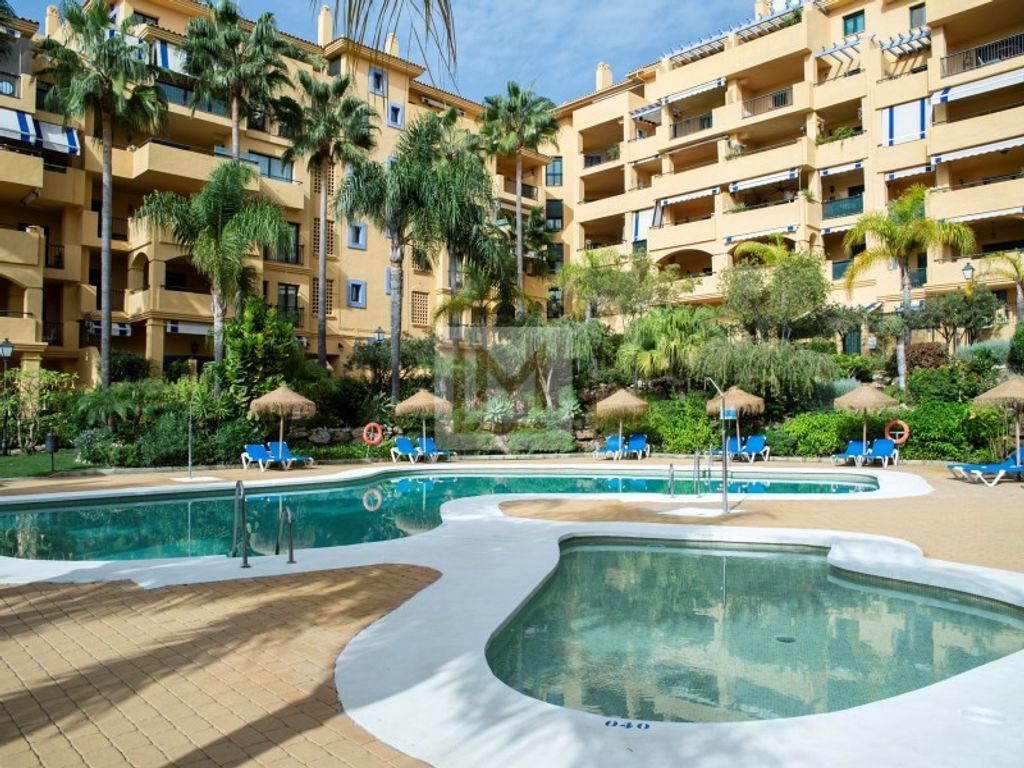Luxury Apartment for sale in Marbella, 540 000 €, Photo 1