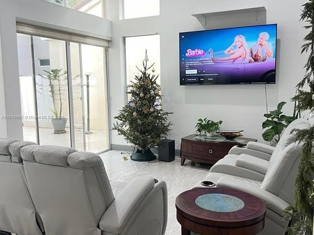 Luxury House for sale in Hollywood, 729 592 €, Photo 1