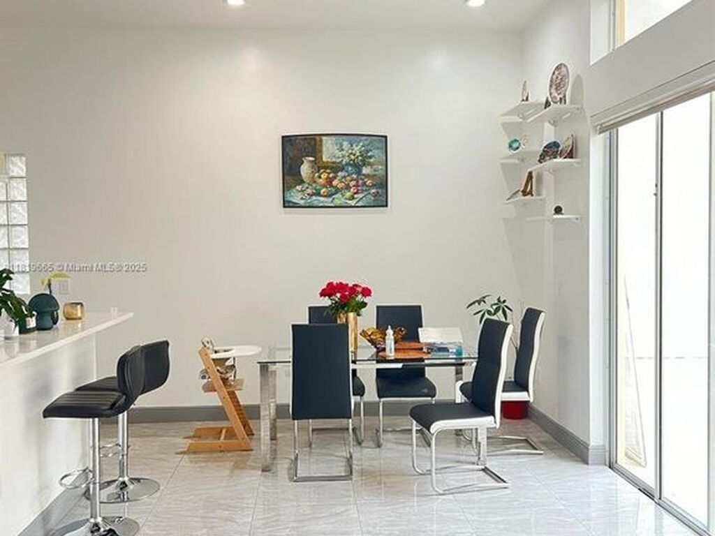 Luxury House for sale in Hollywood, 729 592 €, Photo 2