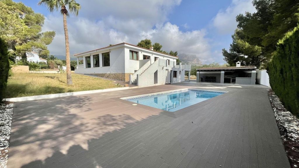 Maison de luxe à vendre à La Nucia, 950 000 €, Photo 1