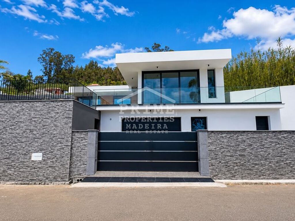 Luxury House for sale in Calheta, 1 140 000 €, Photo 1