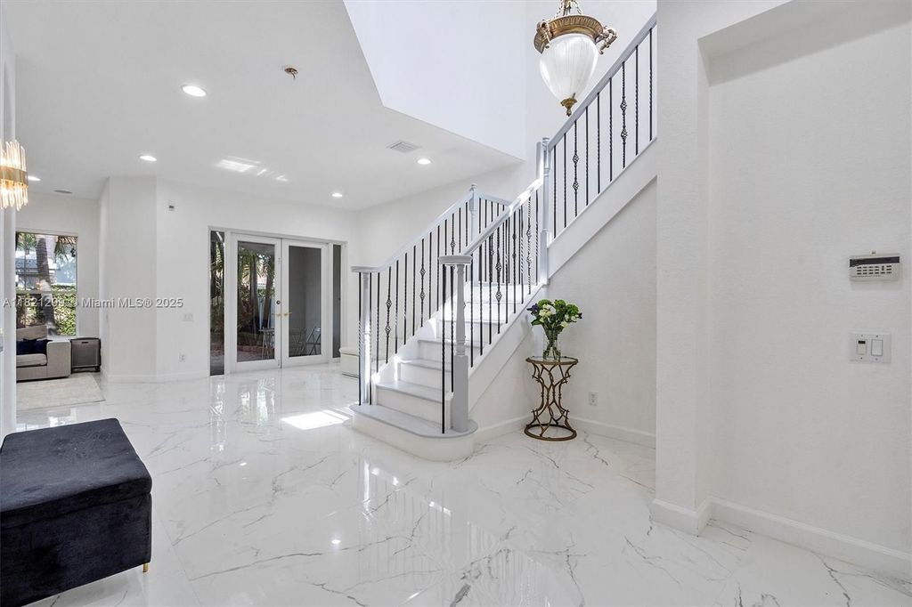 Luxury House for sale in Hollywood, 901 367 €, Photo 5