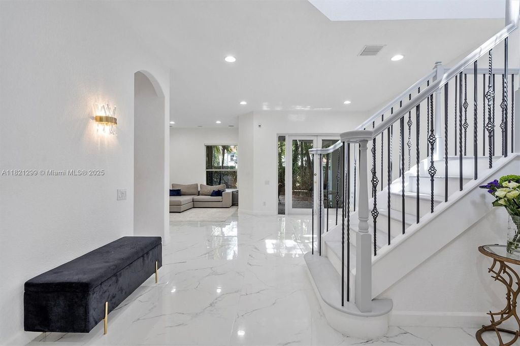 Luxury House for sale in Hollywood, 901 367 €, Photo 6