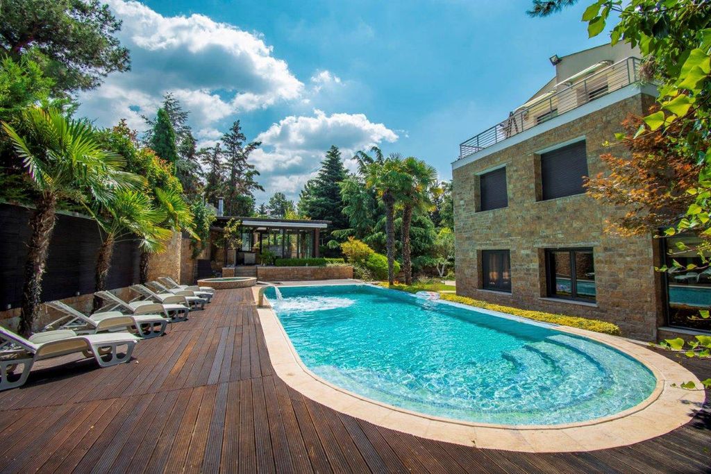 Maison de luxe à vendre à Pylaía, 1 900 000 €, Photo 1