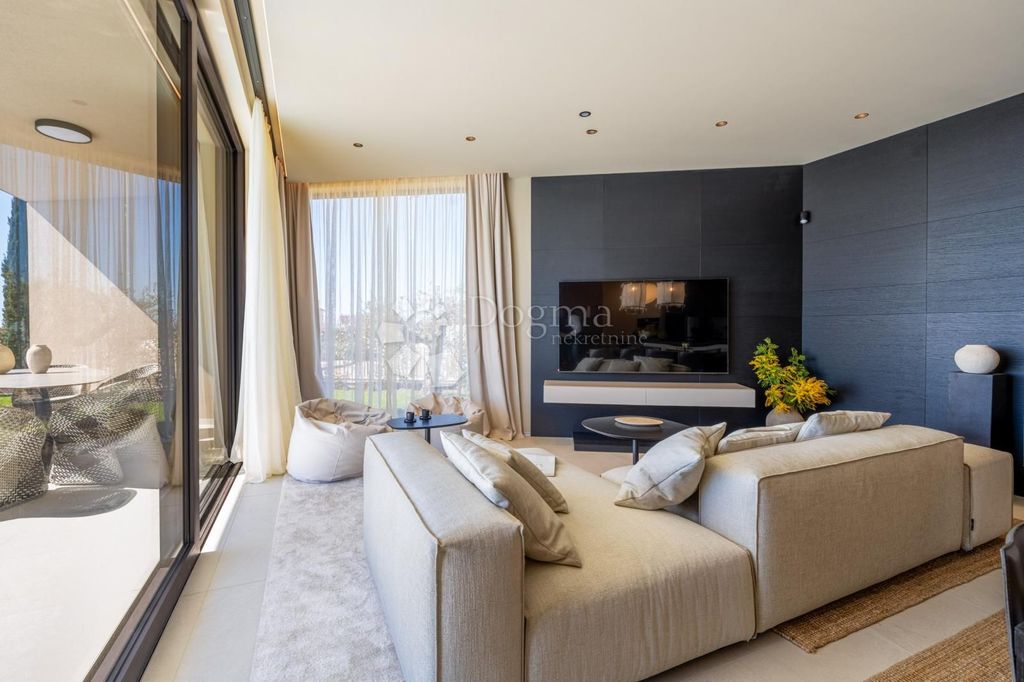 Maison de luxe à vendre à Porec, 1 190 000 €, Photo 4