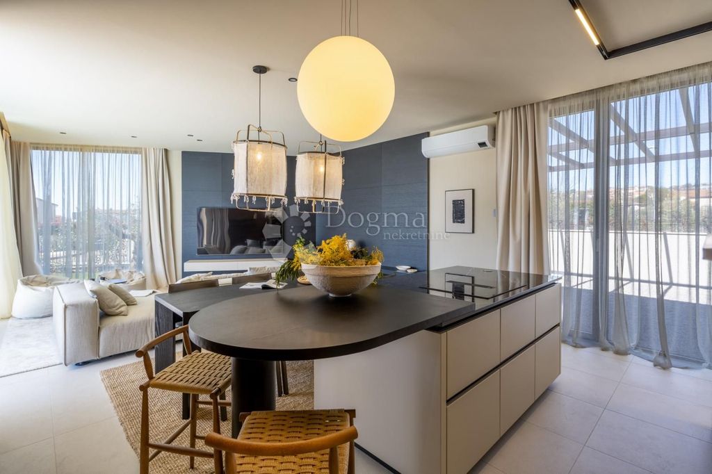 Maison de luxe à vendre à Porec, 1 190 000 €, Photo 3