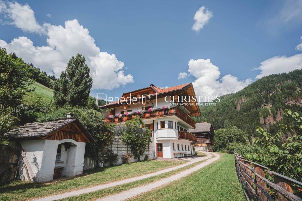 Luxury House for sale in Chienes, 3 400 000 €, Photo 1