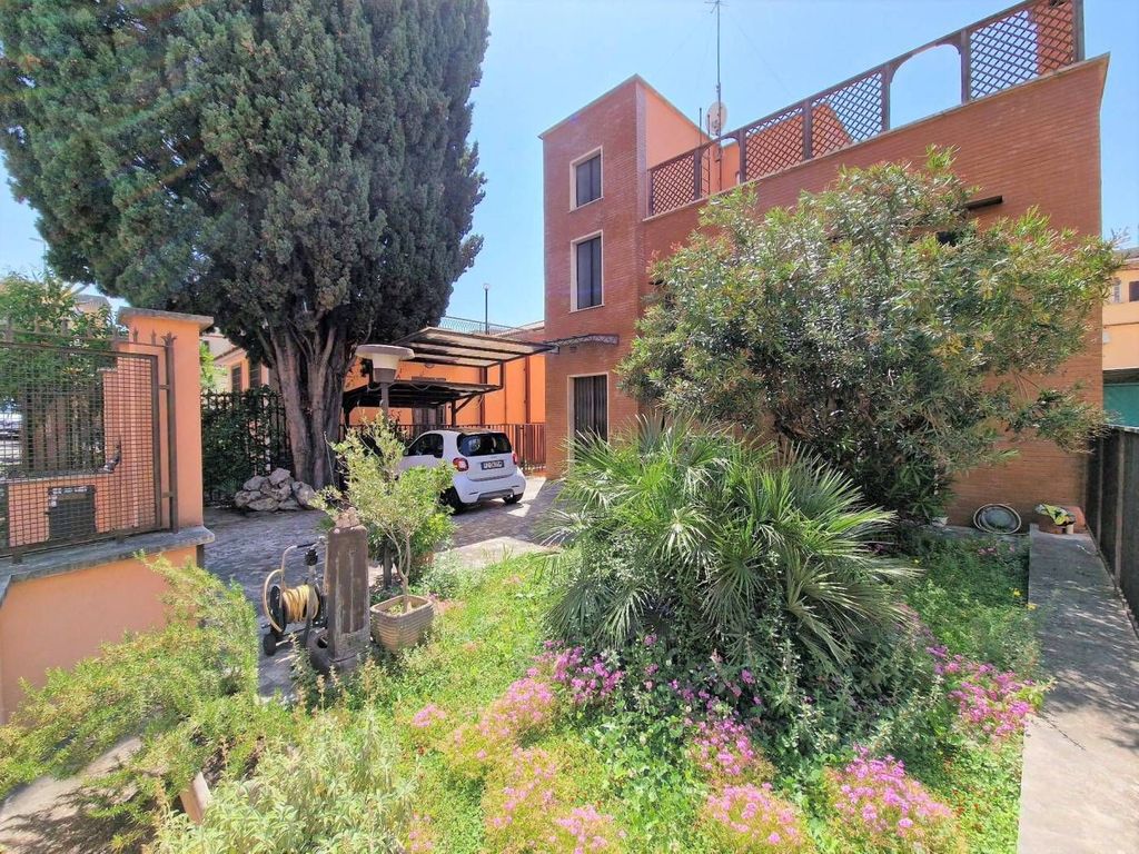 Luxury House for sale in Rome, 760 000 €, Photo 1