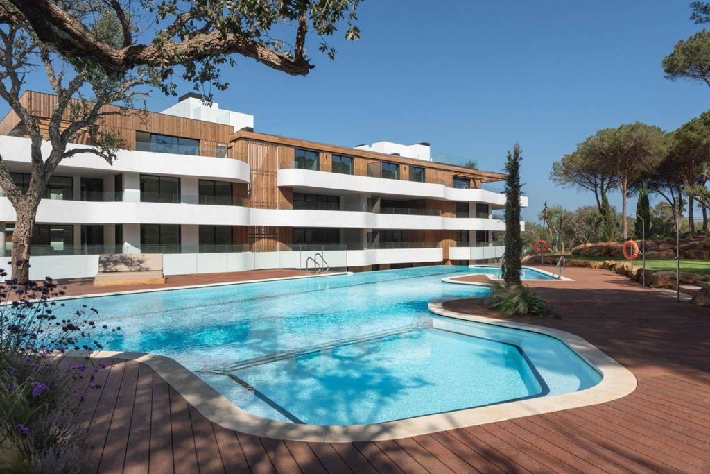 Luxury Apartment for sale in Sotogrande, 950 000 €, Photo 2