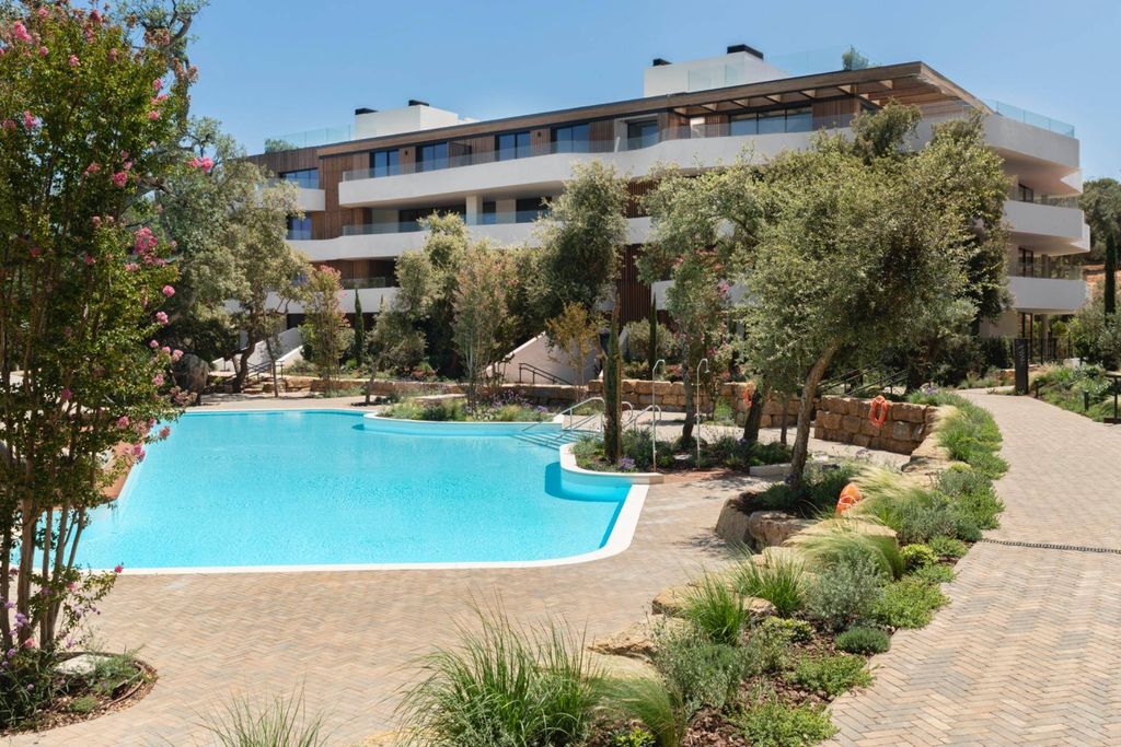 Luxury Apartment for sale in Sotogrande, 950 000 €, Photo 5