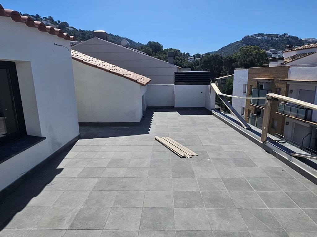 Luxury Apartment for sale in Roses, 640 000 €, Photo 5